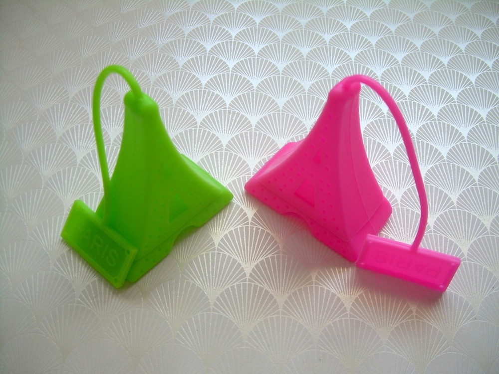 Tea Ball Infuser GREEN Strainer Eiffel Tower Silicone Great Gift Easy Fun AP 1