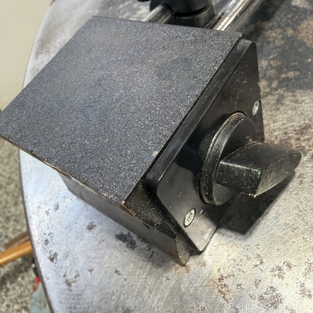 Magnetic Stand - Black