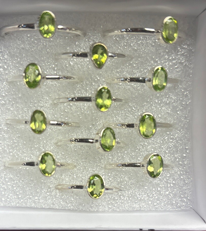 Sterling silver stackable ring size 7 Faceted Peridot