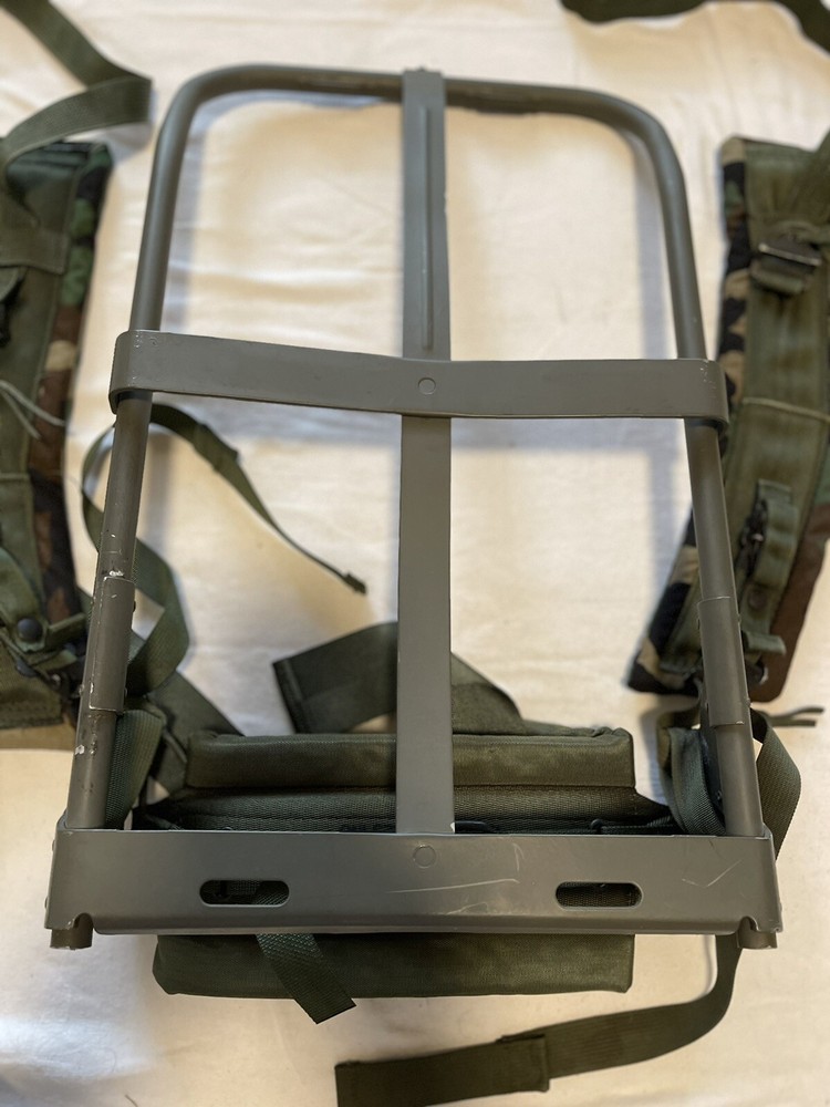 US Army LC-2 Green Medium Field Pack Alice Backpack With Frame OD Green.