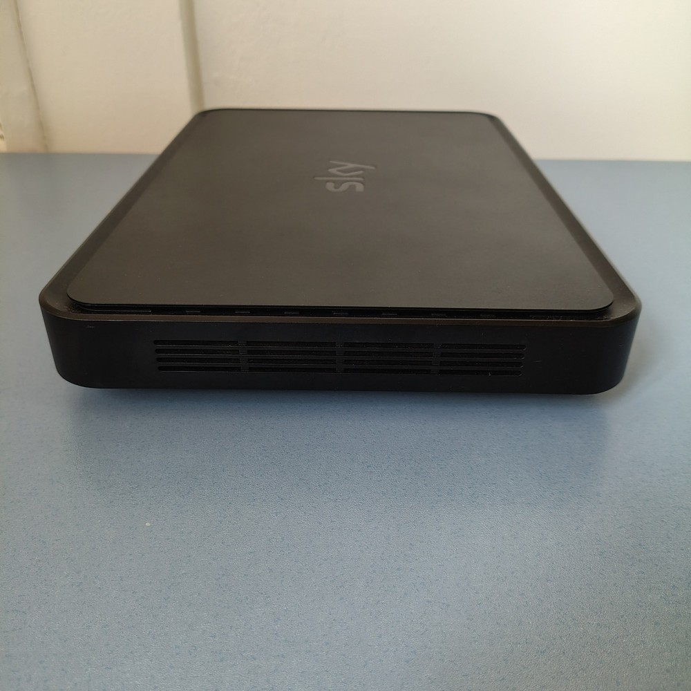 MY SKY HD HUMAX ESi-160 WIFI DECODER WITH DIGITAL TERRESTRIAL INTEGRATED HARD DISK