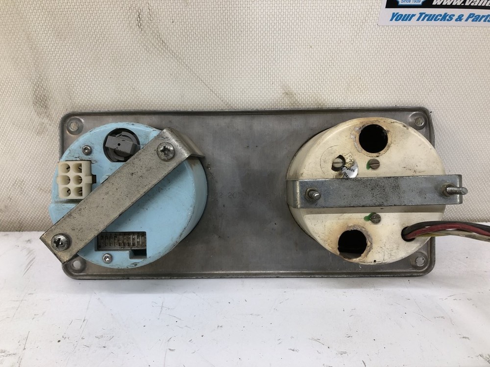 Freightliner FLC112 Speedometer Instrument Cluster - Used