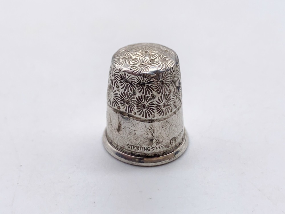 VINTAGE SOLID STERLING SILVER CHARLES HORNER 8 SEWING THIMBLE