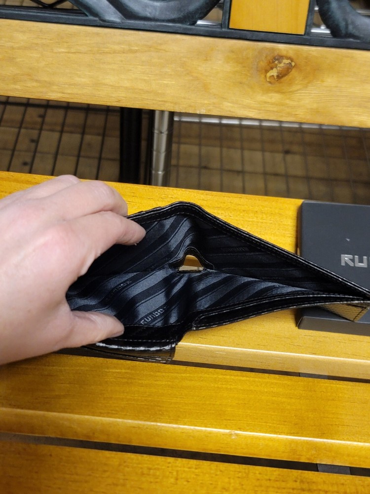 Runbox RFID Slim Wallet - Leather - New With Giftbox..