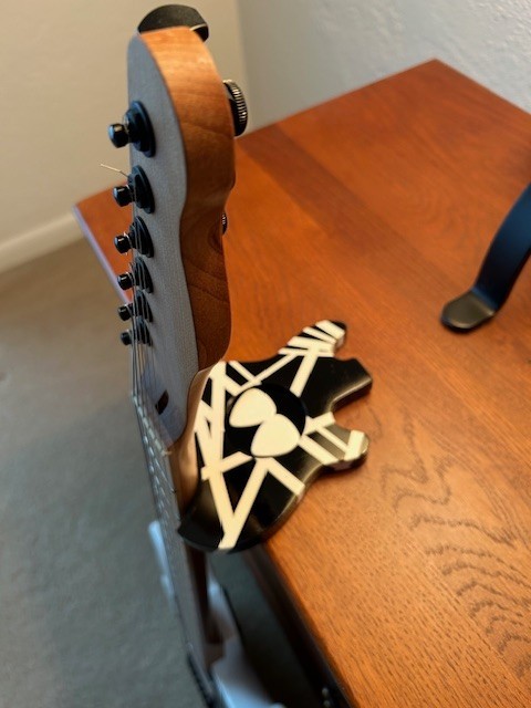 Electric Guitar Wolf Style Rest