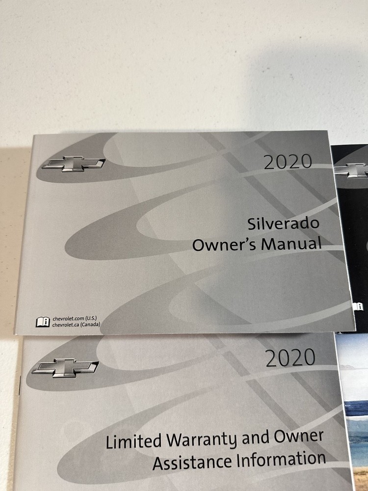2020 Chevrolet Silverado Owner's Manual Set