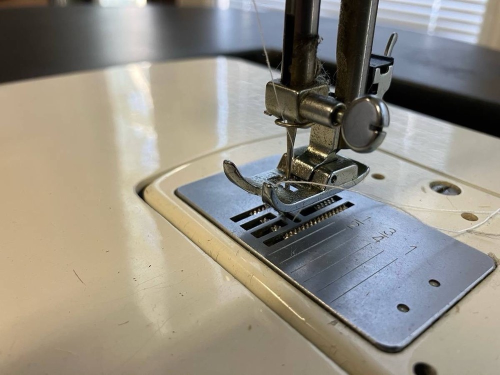 NECCHI MODEL #549 Vintage Italian SEWING MACHINE