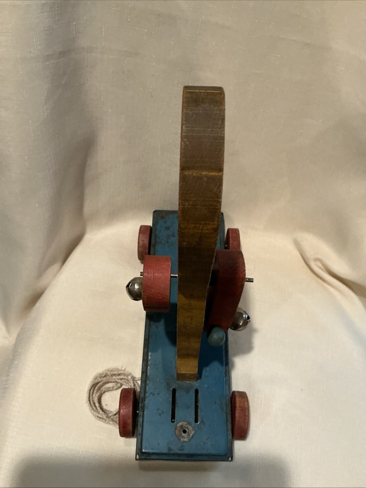 BEAR PULL TOY THE GONG BELL MANUFACTURING CO