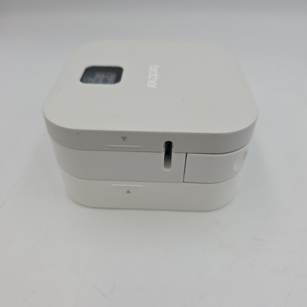Brother P-Touch PT-P300BT Cube Smartphone Bluetooth Wireless TESTED