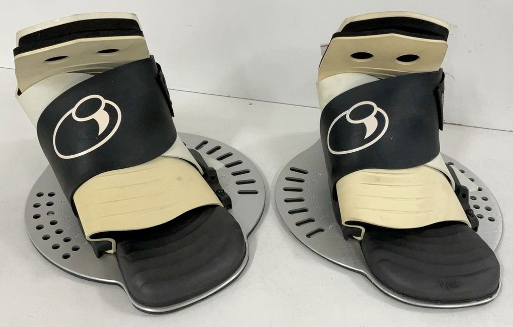 Two Wakeboarding Boots Bindings Molded Technology Uroflex