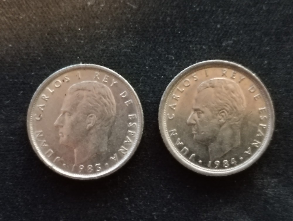 SPAIN - 2 COINS - TEN PESETAS 1983 AND 1984