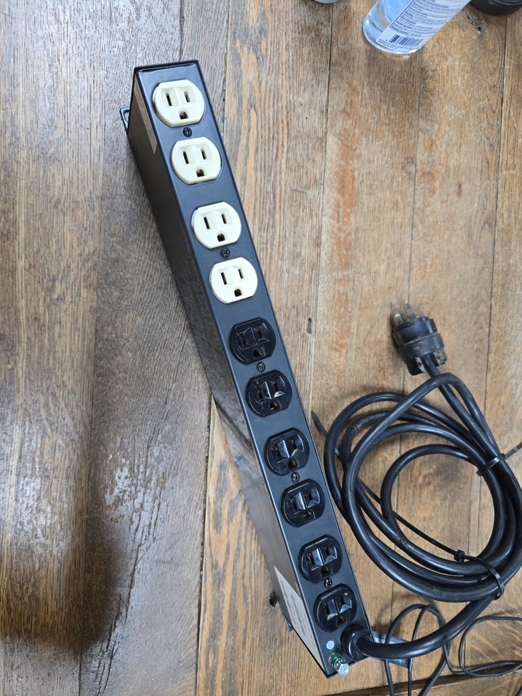 ⚡ TRIPP-LITE 12-Outlet Network Server Surge Protector ISOBAR12ULTRA