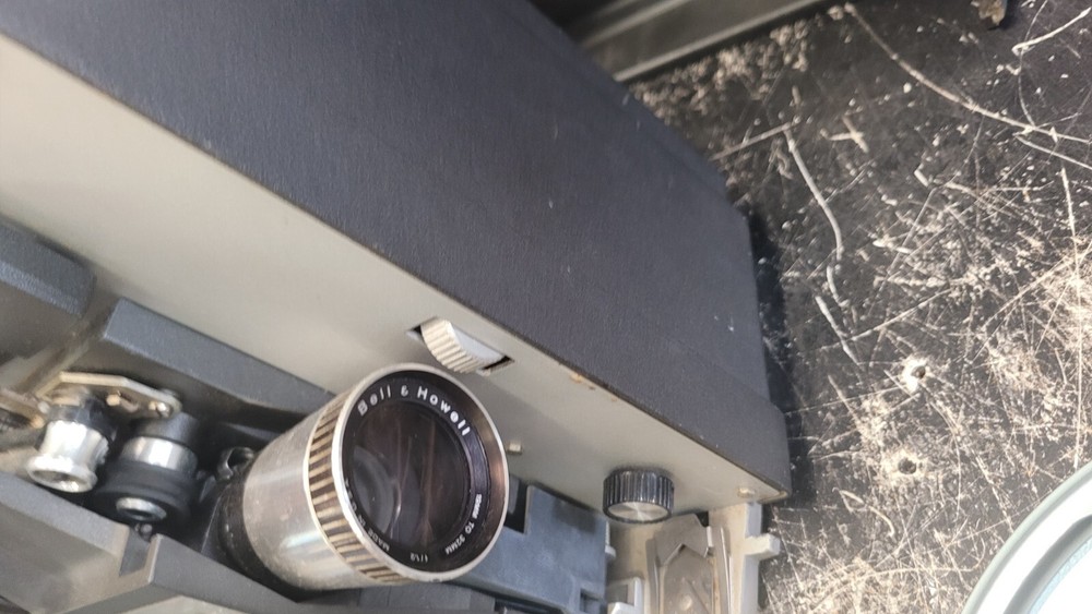 READ Bell & Howell Compatible 8 mm/Super 8 Autoload projector Model 466A READ