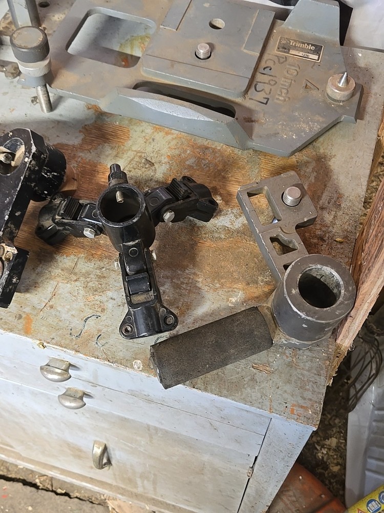 Spectra-Physics Trimble Model 1230 Components And Peripherals Mount + Stand