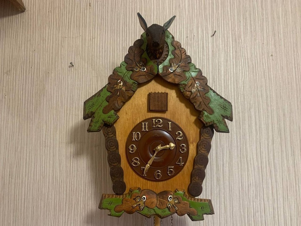 Soviet Vintage Mechanical Cuckoo clock, USSR clock, "Hunting Clock Deer"
