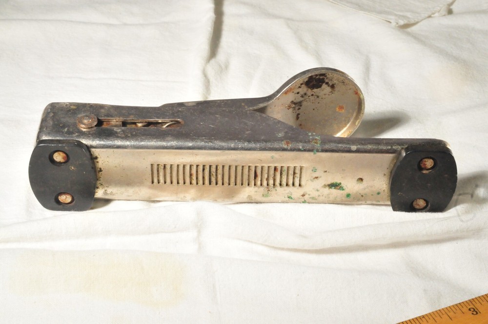 Nut Cracker - Boes Dayton NUT CRACKER