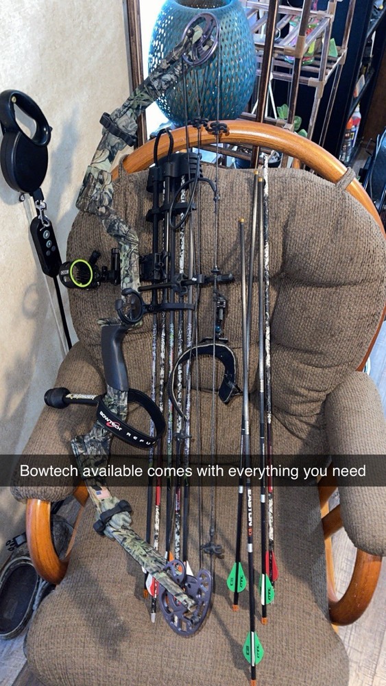 Bowtech Compound Bow Camo with Arrows & Accessories