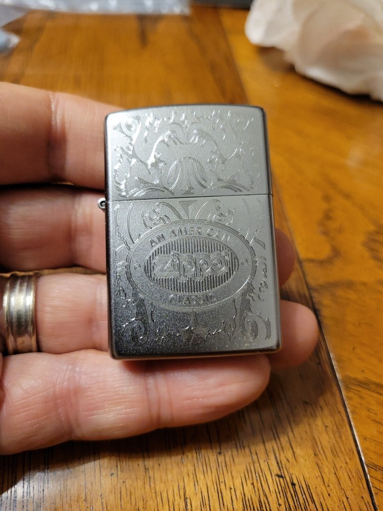 Zippo An American Classic Windproof Lighter Unstruck