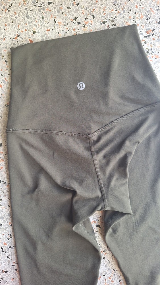 Lululemon Align Super High-Rise Pant 28" in Size 2