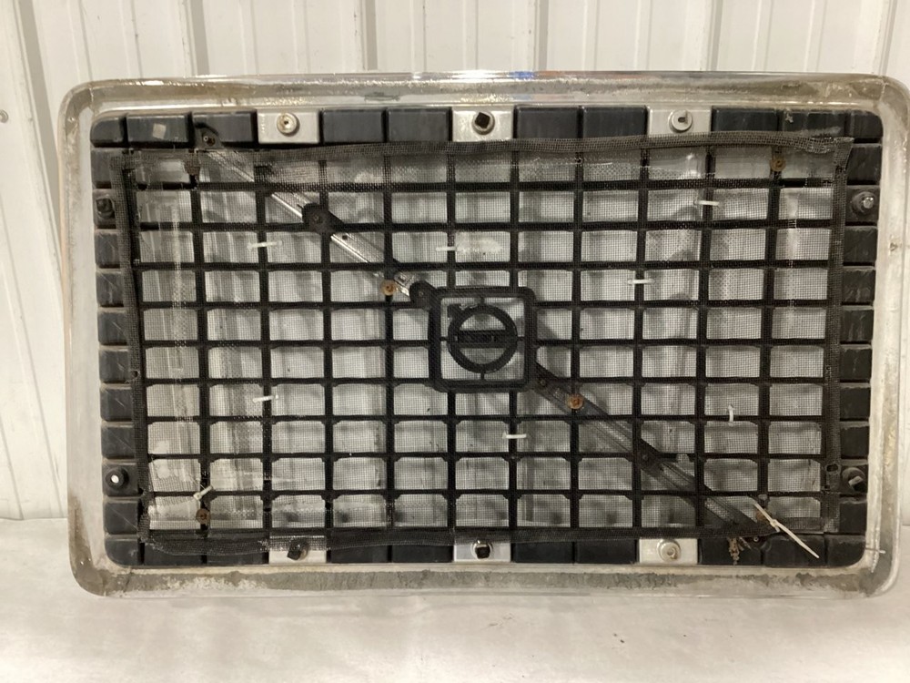 2003-2017 Volvo VNL Grille - Used