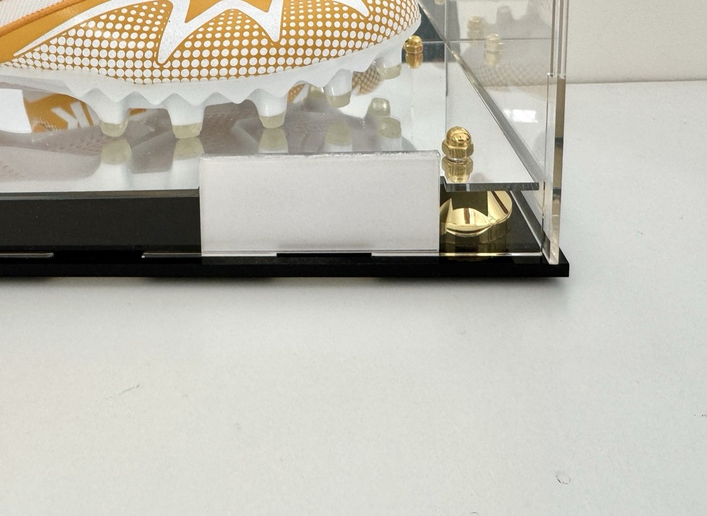 One Shoe Cleat Display Case with Gold Cones, Back Mirror & Risen Mirror Base