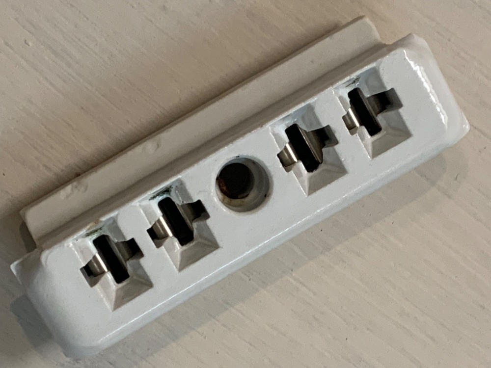 Dacor  ECC Cooktop Ceramic Terminal Block 13020