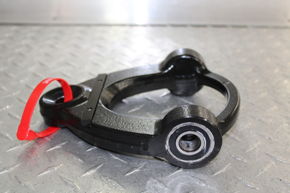 2008 BMW K1200S FRONT SUSSPENSION BRACKET MOUNT