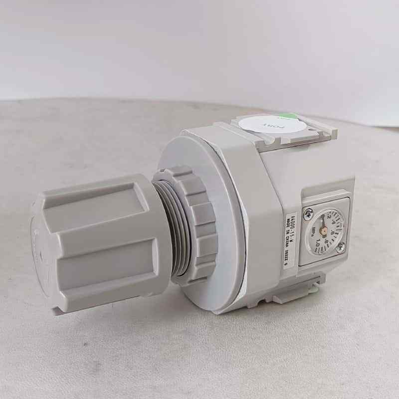 1PC NEW CKD R4000-15-W pressure reducing valve Fast Delivery