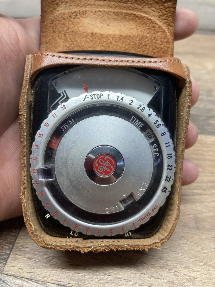 Vtg GE GENERAL ELECTRIC LIGHT METER TYPE PR-2 w/Leather Snap Storage Case Camera