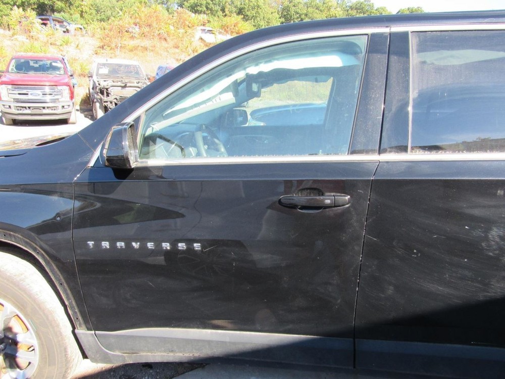 TRAVERSE 2019 Glove Box 1076809
