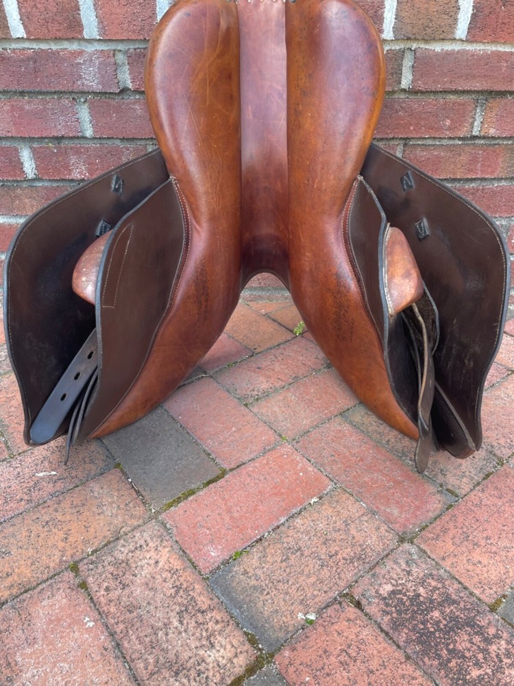 BEVAL SADDLE - 16.5” - MEDIUM TREE - TREE AND LEATHER IN PERFECT CONDITION!