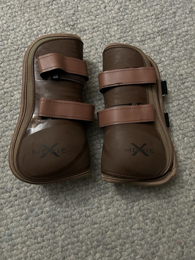 Moxie tendon boots for horses