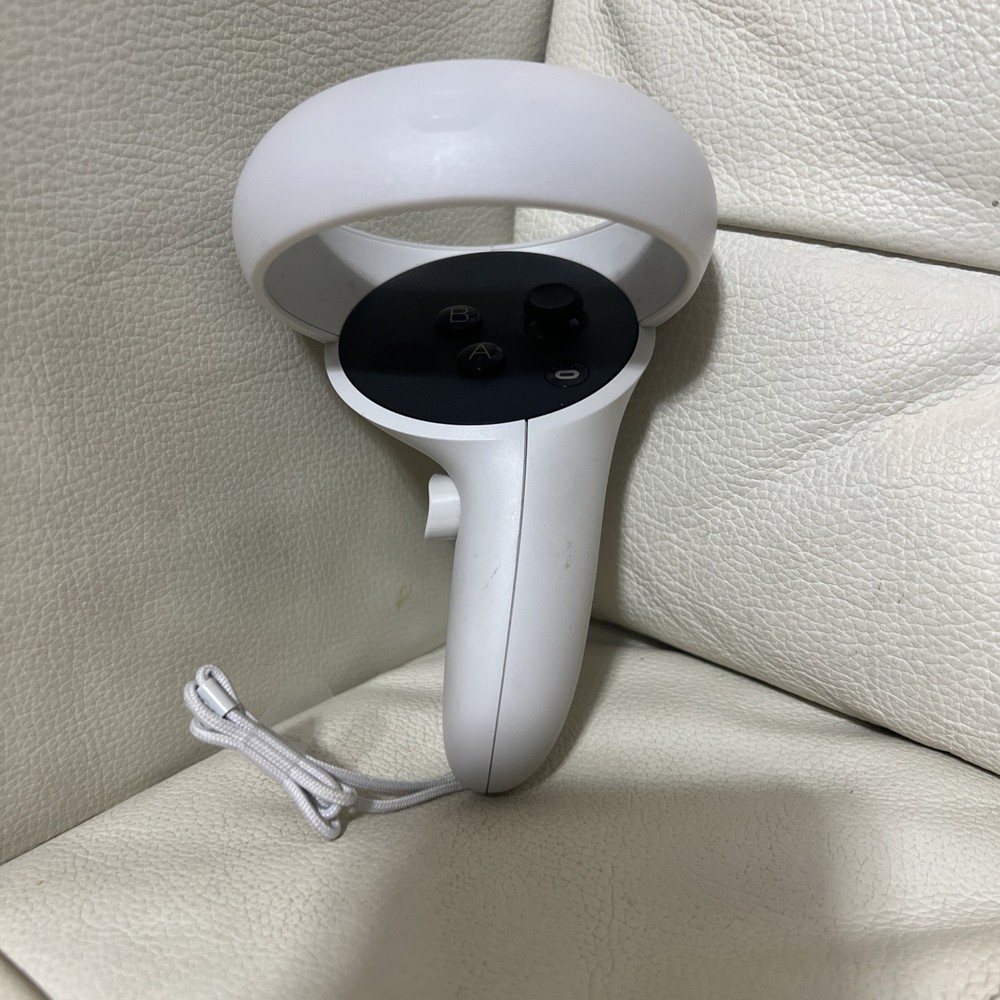 Genuine Meta Oculus Quest 2 Right Touch Controller – OEM – Open Box – Tested