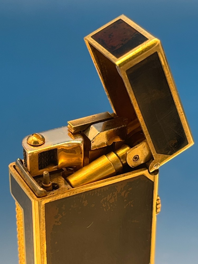 1973 Dunhill Black/Brown( anomaly) Rollagas Lighter, Extremely Rare