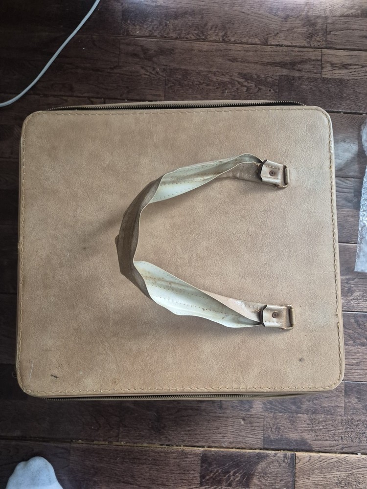 Bausch & Lomb Balomatic Medium Format Slide Projector 755 with Case Instructions