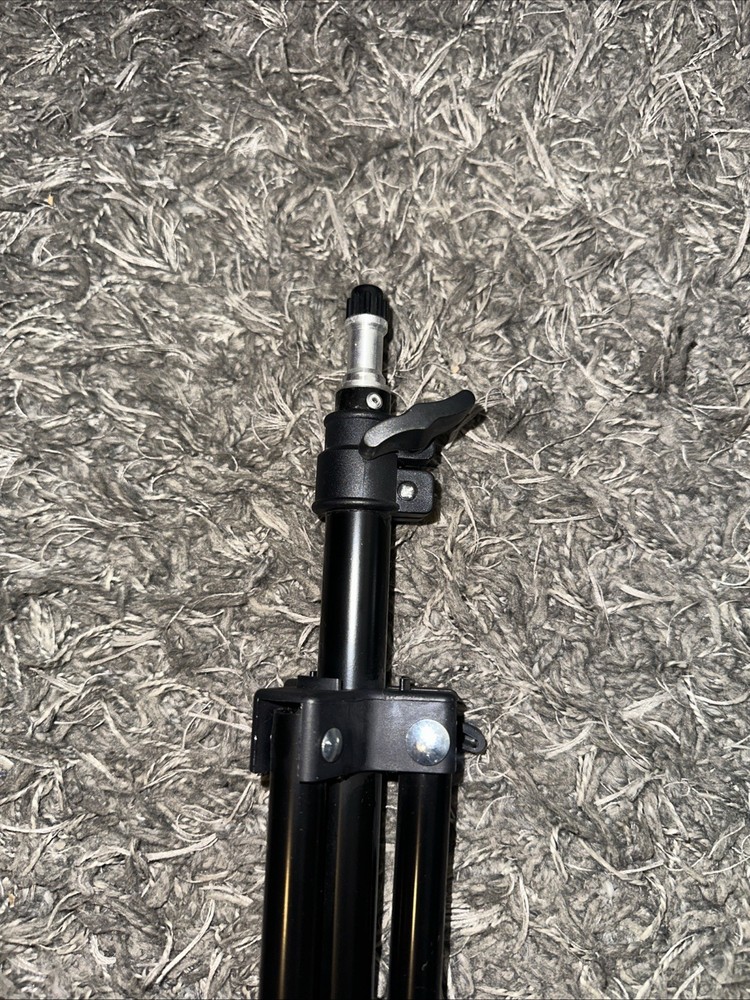 New Mini Desktop Tripod or Light Stand