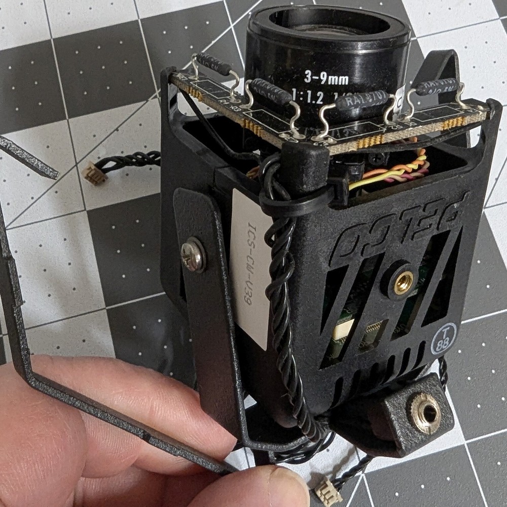 Used Pelco Camera with outer mounting hardware, ICS-CW-V39 3.0-9.0mm camera Set