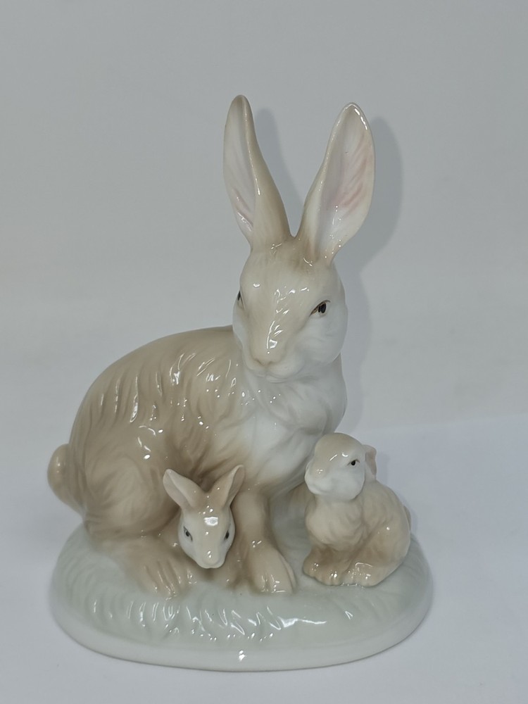 UCGC Porcelain Bunny Rabbit w/two Kits Family Easter