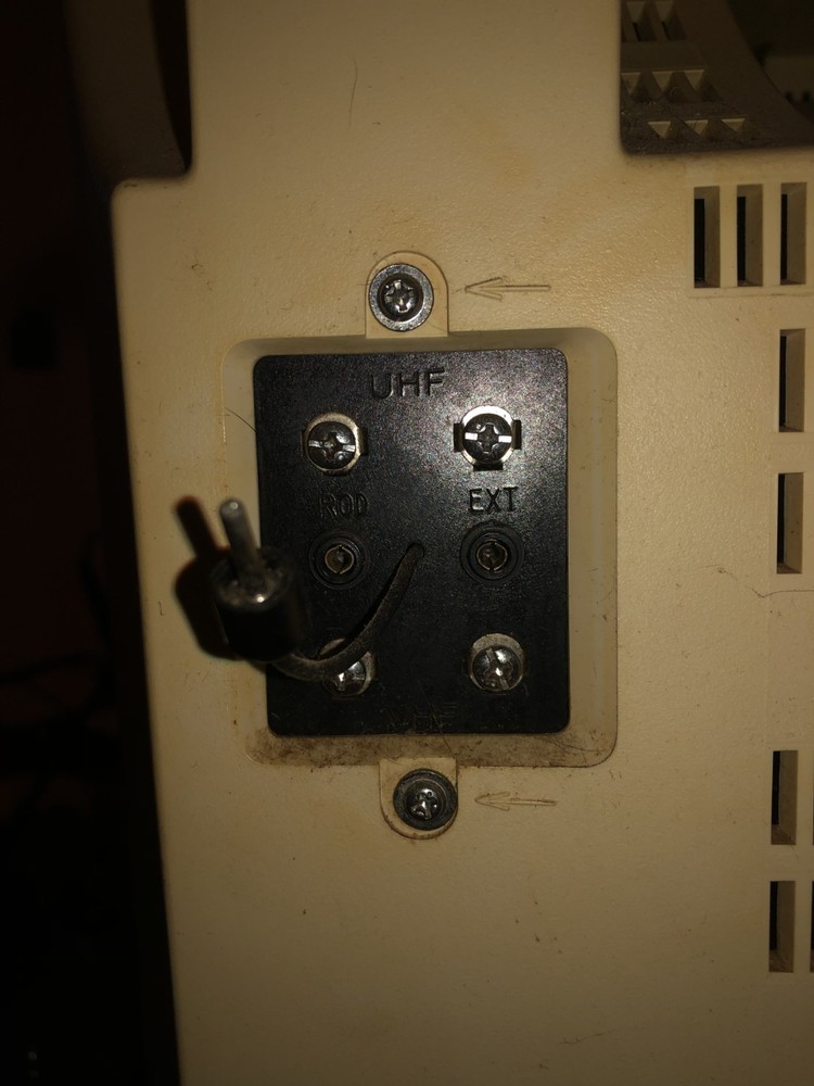 1977 Quasar Model: XP3222PH