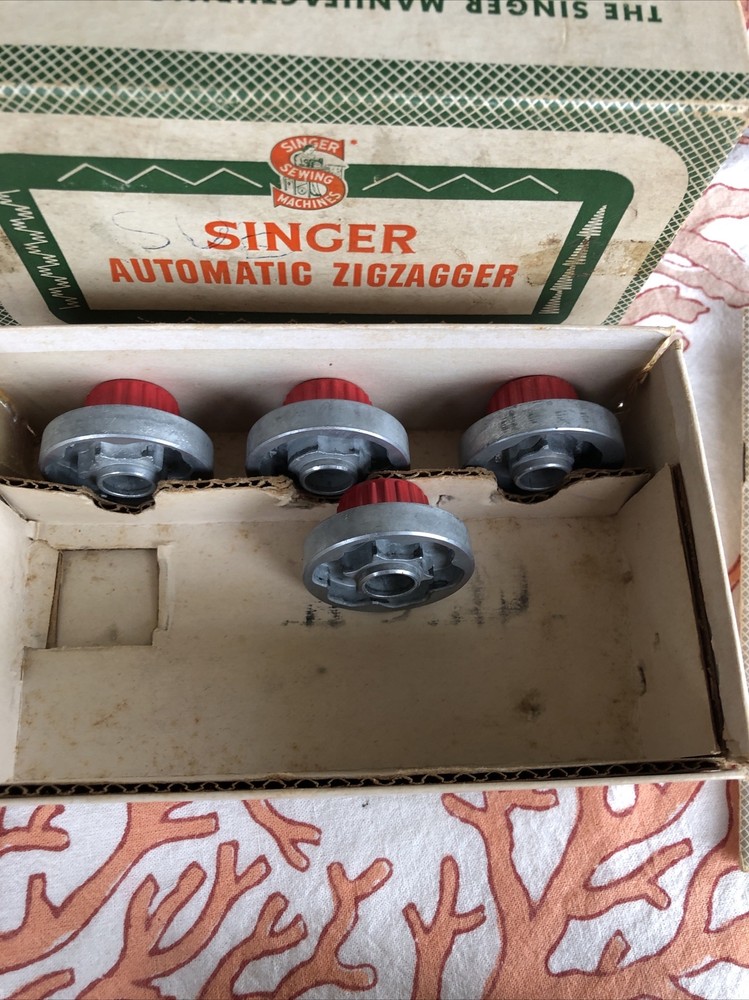 1950s Singer Sewing Machine Automatic Zigzagged For Multiple Class Machines