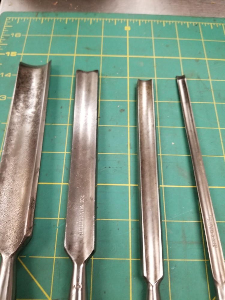 Vintage 4 PC Assorted Carpenter Socket Wood Gouge Chisel Lot tool