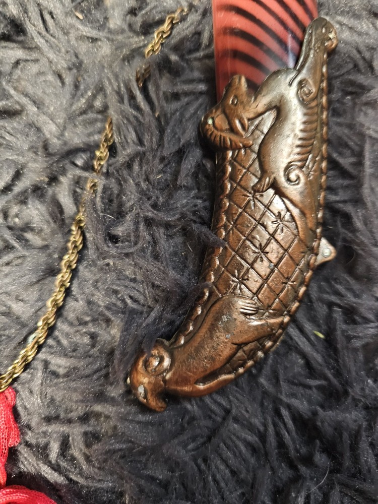 DAGGER STYLE KNIVES With Ram Theme- Pre owned - Great Condition