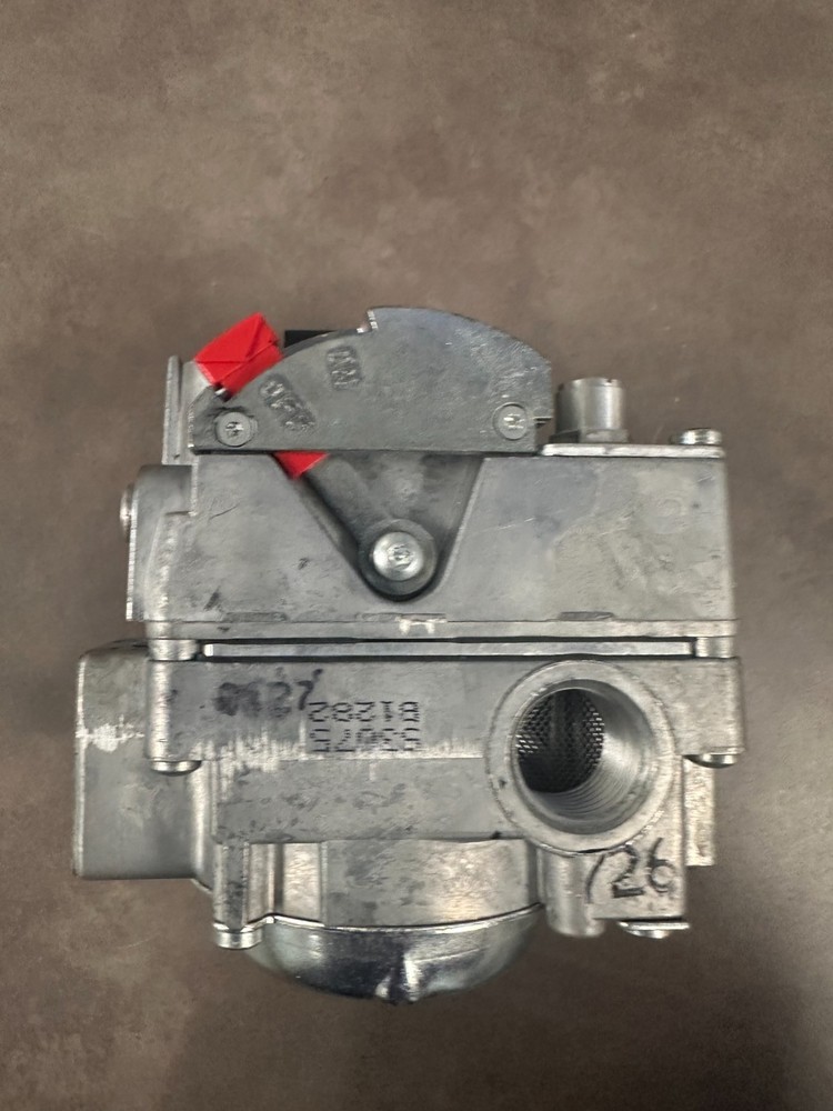 Robertshaw 720-051 Gas Valve. Hot surface Ignition.