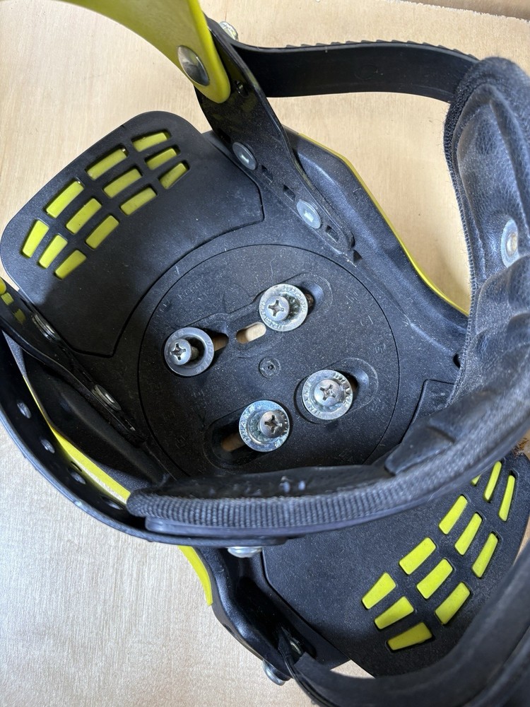 DRAKE Snowboard Bindings Size SM Italy w/Plates, Hardware
