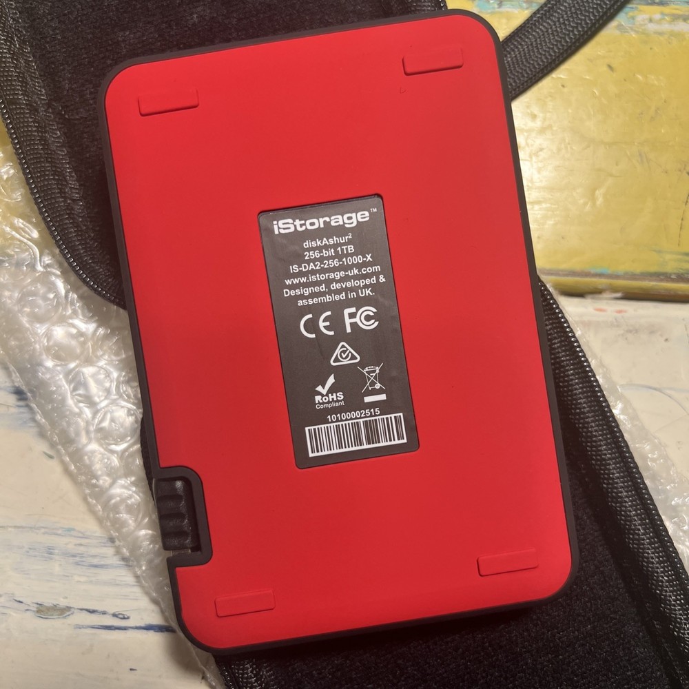 iStorage diskAshur2 HDD 1TB Red - Secure portable hard drive - Password prote...
