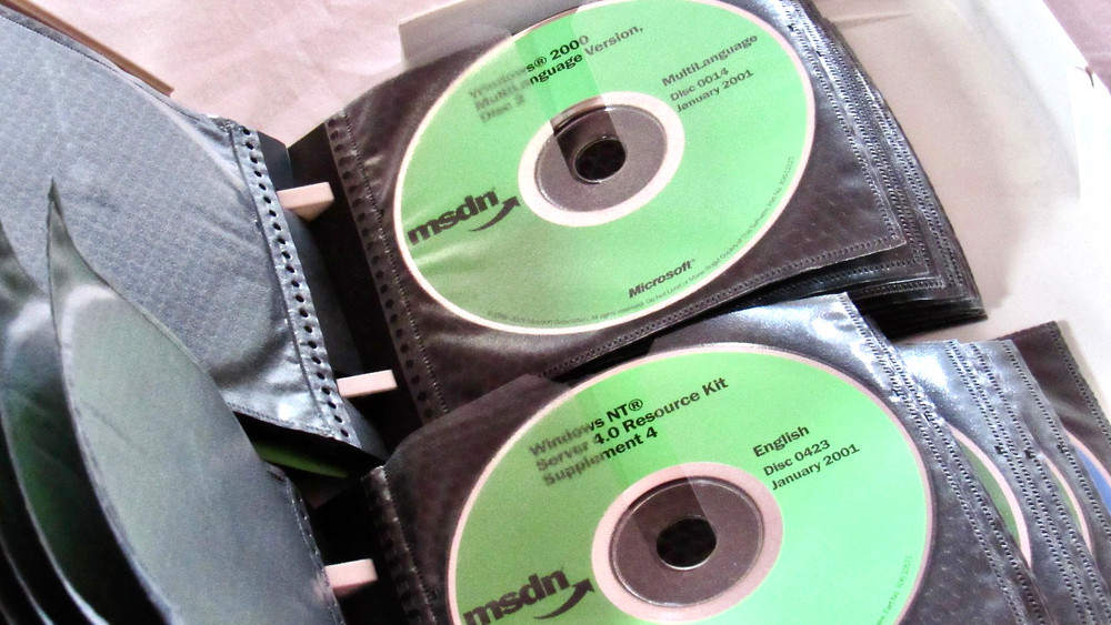 New MSDN Microsoft Developer Discs Library Archive Index SDK Platforms HARD CASE