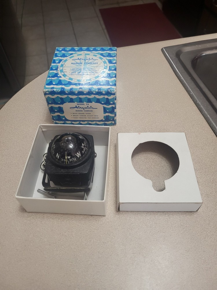 Vintage  Airguide Marine Compass Model 74 W Box