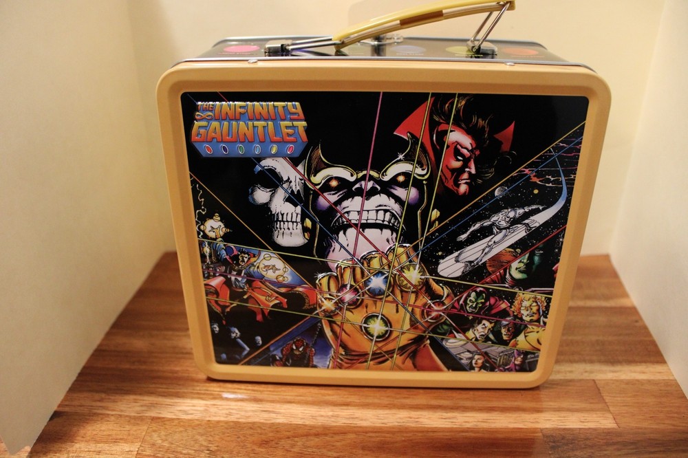 Surreal Entertainment Tin Titans Marvel The Infinity Gauntlet Lunch Box & Cup