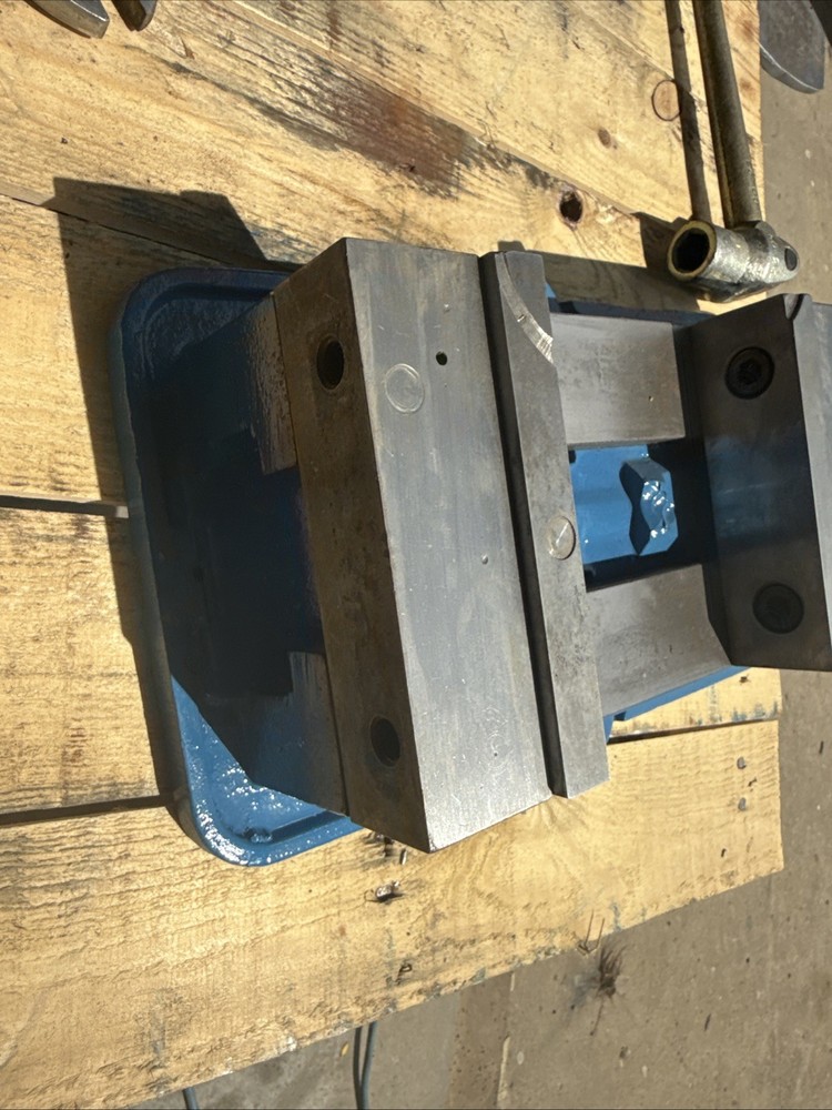 Kurt 6” Precision Machine Vise Model D60 (av13
