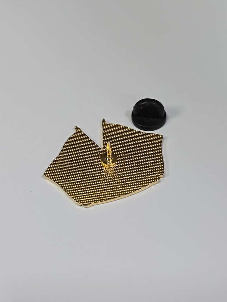 Navy & USA Crossed Flags Lapel Pin